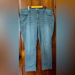 22 - Santana Bootleg Jeans